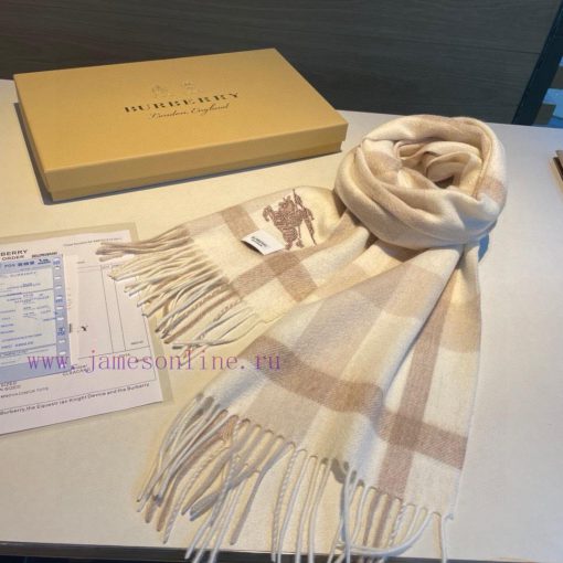 Low key luxury sense ️ Exquisite soft and elegant elite level fashionable scarf ️ This Burbegpytvgnf - Image 9
