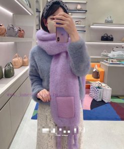 Same as Loewe on Xiaohongshu, Loewe's new colorful mohair scarf is loved at first sight withxmrd0r9e
