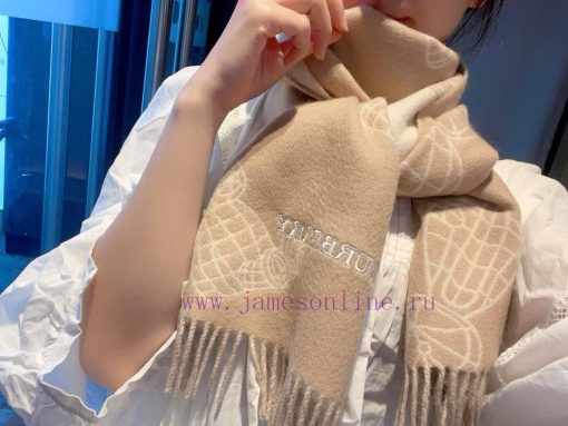 Burberry Teddy Bear of the Year 🧸 A series of cashmere scarves, suitable for both men and woi0gmxm8l - Image 2