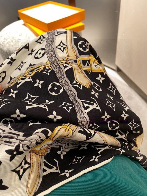 Lv... Chain Flower Lv2024 on sale, 90 * 9016 mm top-level silk square scarf... 2 colors in sr25fyyto - Image 9