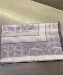 The high-end is Dior's classic wicker plaid new interpretation of women. The actual product aru9s9r8