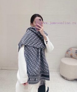 Dior's latest trendy scarf, this year we are truly a high-end Level, heavyweight premium tra0z8gofuc