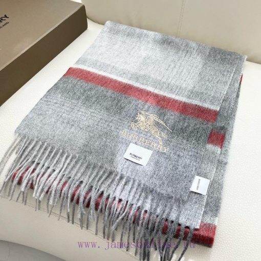 Burberry Classic Cashmere Scarf, come with a hard item In terms of the arrangement of Ma Liucktcoogm - Image 4