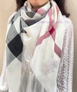 Burberry's classic synchronized ultra-thin cashmere plaid square scarf is a must-have item f55cank4u