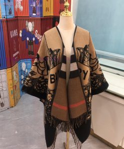 Original Burberry Knight War Horse Double Jacquard Shawl Cloak A classic within a classic Thuglg2kr4