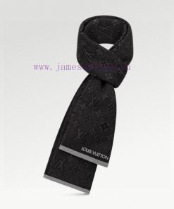 The 3D Monogram Scarf for Men's Welfare, relying on exquisite knitting technology, outlines 6p72otew