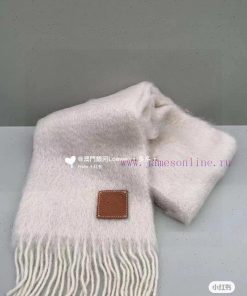 Loewe's super beautiful new mohair scarf is highly recommended to buy with good texture. Loew1cu7ndp