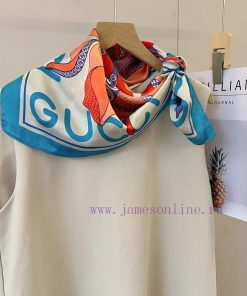 New silk versatile small square scarf, with an elegant and youthful temperament, can be used6c060135