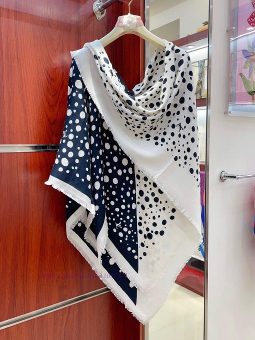 LV new dark patterned jacquard printed velvet shawl~~It looks great! The fabric is very softzps8oaay - Image 17