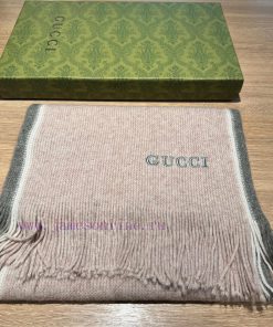 Gucci, high-end wool knitted scarves can be formal or casual, with a very classical design fr4brtfo7