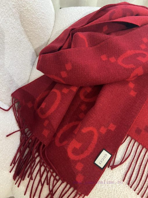 Gucci's' Life Red 'Scarf Belongs to You 🧣The rare color of the true red faith,Everyone shoul2ij9omno - Image 19