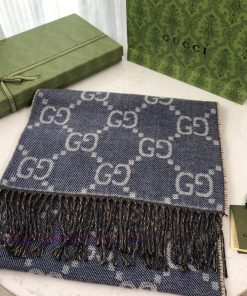 GUCCI's soft jacquard wool scarf features GG patterns on both sides, which are dynamic yet pkkrwh7p2