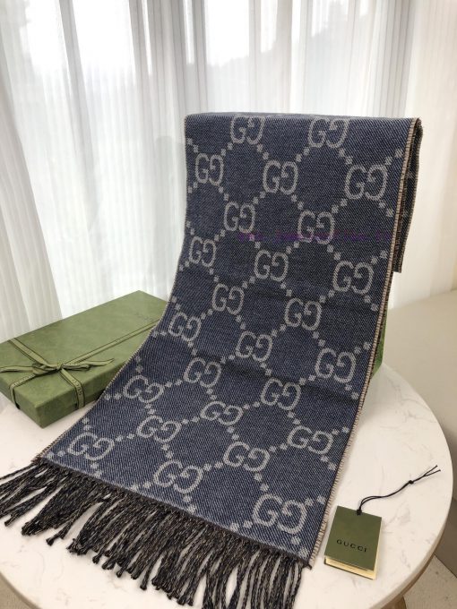 GUCCI's soft jacquard wool scarf features GG patterns on both sides, which are dynamic yet pkkrwh7p2 - Image 7