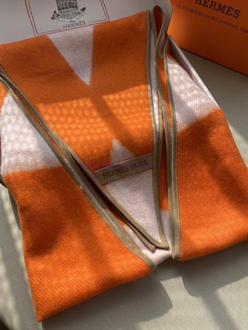 H's unique diamond shaped cashmere scarfExquisite edging, visible high-end, easy to match, uvlwyrvjw - Image 4
