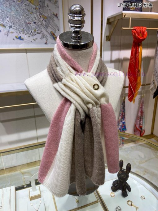 The new Loro Piana Beef LP Color blocked Multi functional Neck allows you to wrap it as you 8vqwcpv4 - Image 16