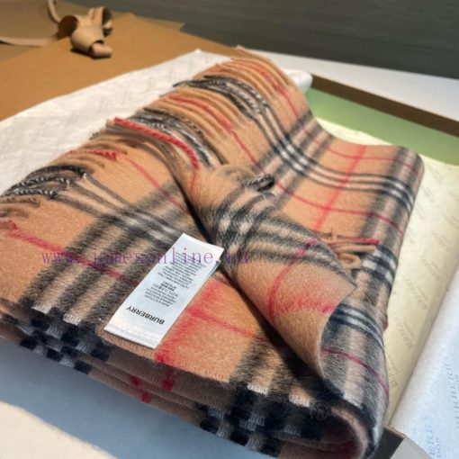 The Burberry double-sided scarf is so stylish and charming that it's going crazy. It's a ver6oyc0ai3 - Image 17