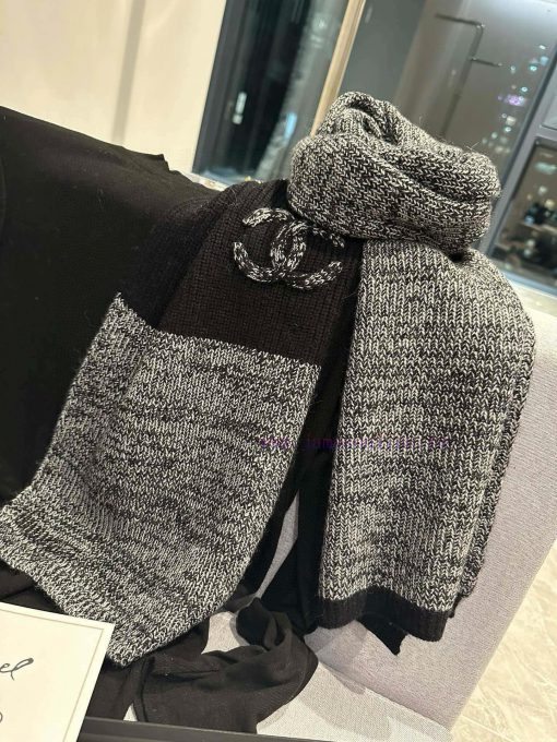 Chanel's new autumn/winter collection of 24 inch knitted scarves and long scarves, made of cmjoy0uq6 - Image 9