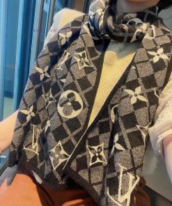 Cashmere LOUIS VUITTON Louis Vuitton Men's Scarf - Buy and cherish it now - Men's scarves arcw7o36m1