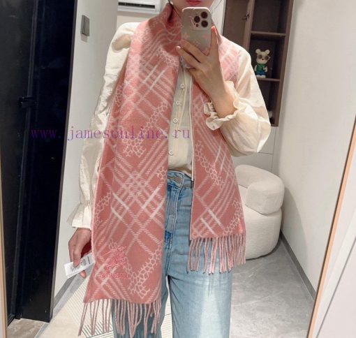 Double sided scarf Burberry plaid scarf ️ It looks crazy, so stylish and charming ️ I reallyodj6nbdx - Image 2