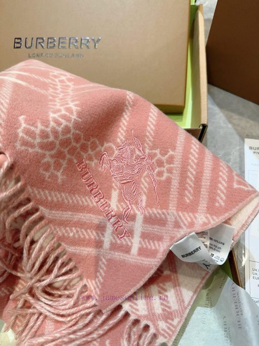 Double sided scarf Burberry plaid scarf ️ It looks crazy, so stylish and charming ️ I reallyodj6nbdx - Image 15