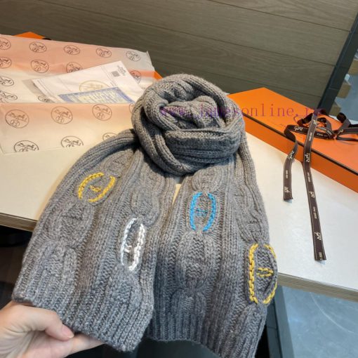 Home H's classic pig nose Fried Dough Twists scarf can be used for many years. It's no exaggtrmyka4k - Image 17