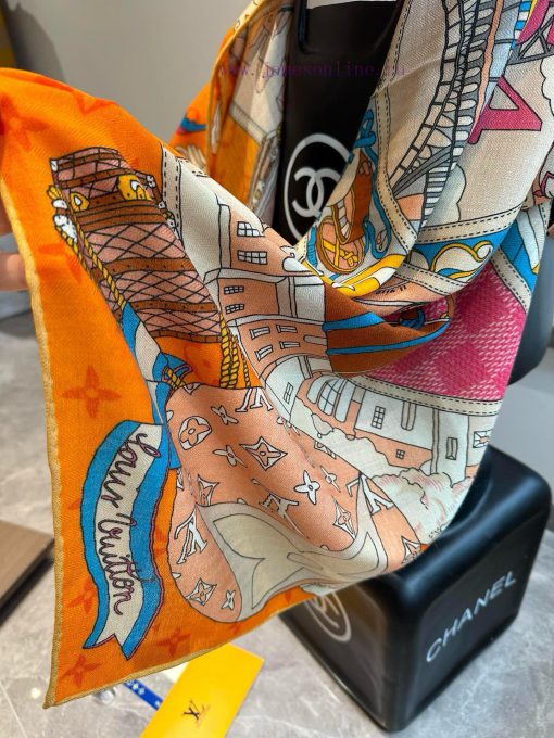 Sincere praise for this Malles Merveilleuruses cashmere square scarf, which interprets the io3fx1e0n - Image 4