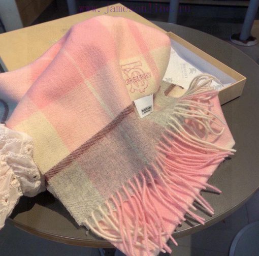 Burberry plaid scarf ️ It looks crazy, so stylish and charming ️ I really like this very ref4w7h3or7 - Image 17