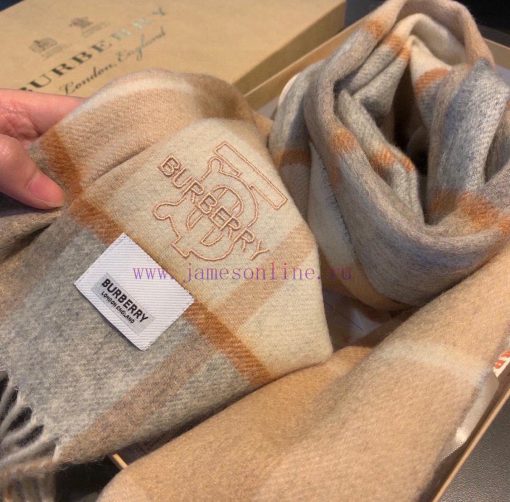Burberry plaid scarf ️ It looks crazy, so stylish and charming ️ I really like this very reff8k3urov - Image 16