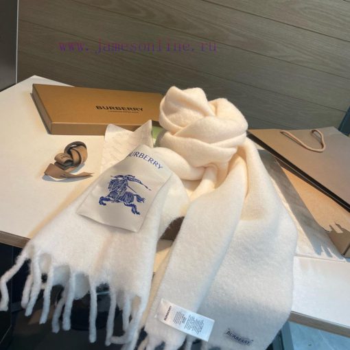 Burberry's super beautiful new mohair scarf is highly recommended to buy with good texture. 6602fbz5 - Image 10