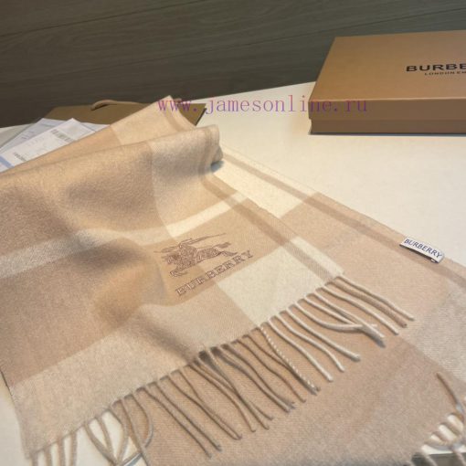The Burberry double-sided scarf is so stylish and charming that it's going crazy. It's a vervihlifxt - Image 8