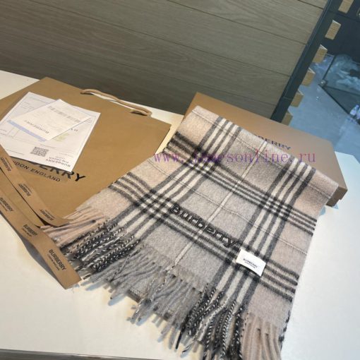 The Burberry double-sided scarf is so stylish and charming that it's going crazy. It's a verufrjfqmx - Image 6