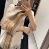 Loewe, a high-end cashmere knitted scarf that can be formal or casual, with a very classical3n48lx4b