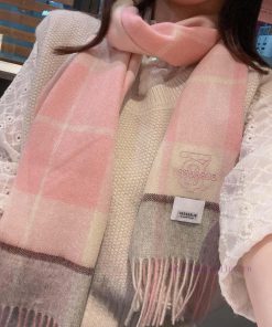 Burberry plaid scarf ️ It looks crazy, so stylish and charming ️ I really like this very ref0uobxt9a