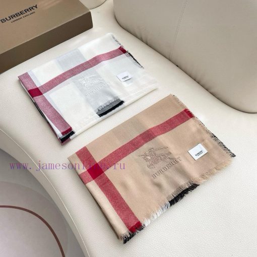 Burberry's classic synchronized ultra-thin cashmere plaid square scarf is a must-have item fq8ubvg7m - Image 3
