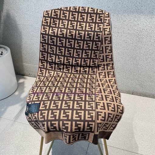 The popular new couple's item, Fendi Beef, is luxurious in terms of size, and high-end qualihgywgr4r - Image 8