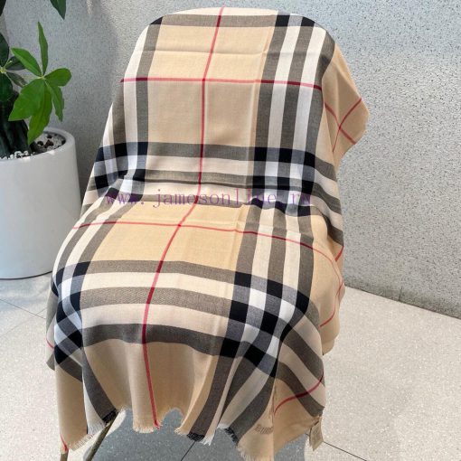 Burberry's new models are slow to come in hand. Grab top of the line original products, unpa4kizapks - Image 9