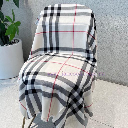 Burberry's new models are slow to come in hand. Grab top of the line original products, unpa3nb79vw8 - Image 9