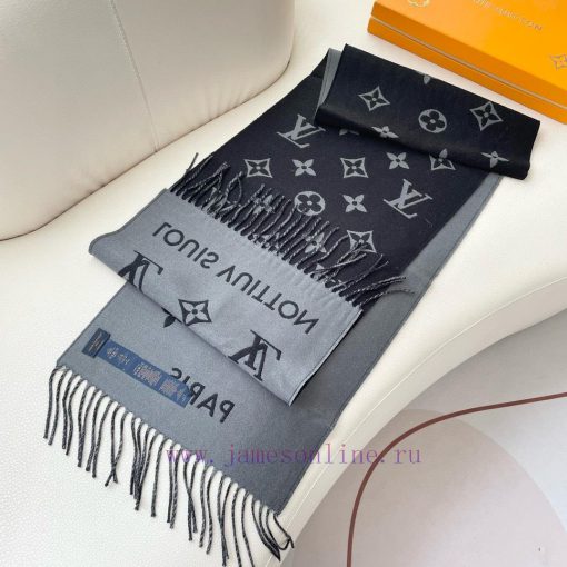 Finally shipped, this year's hottest pink and white scarf, the LV Essential scarf, focuses ommd8hntq - Image 7