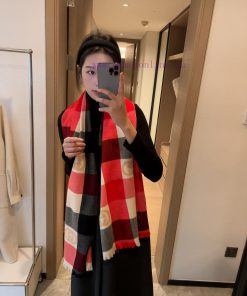 GG logo plaid long scarf is so beautiful [tears]. It is a top-notch new product for the impenpah50va