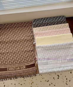 Color carda5uc933b