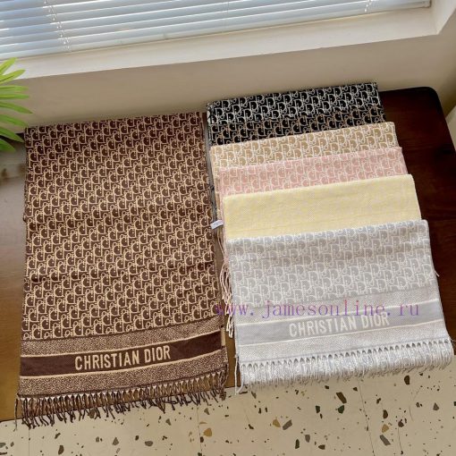 Color carda5uc933b