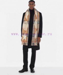 Italian made scarf, crafted from a soft blend of wool and cashmere fabric, providing excellezzi06cz4
