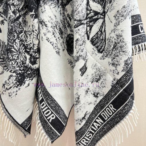 CD shawl coconut treeThis CD is a versatile scarf, shawl, and blanket. It's a super stunningo2o4qe0w - Image 9