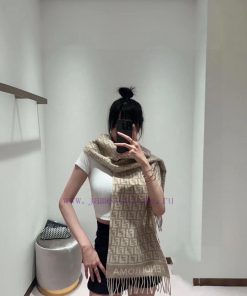 High quality It seems that this year's most popular scarf of the new gourmet Fendi has been fjbn5gvq