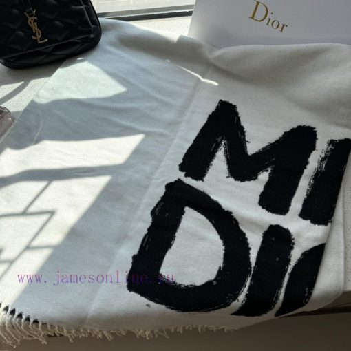 Dior's new letter cape is a unique style for bags, shoes, and handbagsThis navy blue wool antk29u6u1 - Image 7