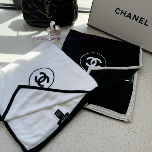 The regular version has arrived. Don't ask me why it's expensive. Look at the quality. Chanexanr8324 - Image 5