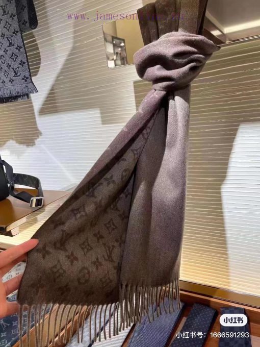 Burberry plaid scarf ️ Men's welfare looks crazy, it's so stylish and charming ️ Very eleganipju1wt4 - Image 3