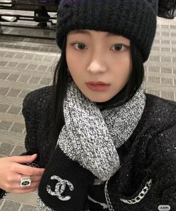 Chanel's new autumn/winter collection of 24 inch knitted scarves and long scarves, made of cz07l9fqy