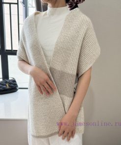 Chanel's new autumn/winter collection of 24 inch knitted scarves and long scarves, made of cdxqx4q2y