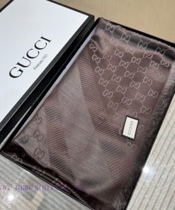 GUCCl Belle Edition - The Most Valuable Classic to BuyAlphabet Jacquard Two tone Shawl Black8inwqcz1